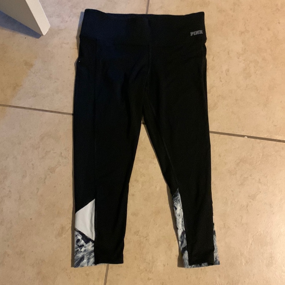 Pink crop yoga leggings